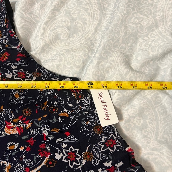 Royal paisley dress - Picture 10 of 12